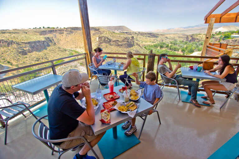 Places to eat in Hurricane Valley